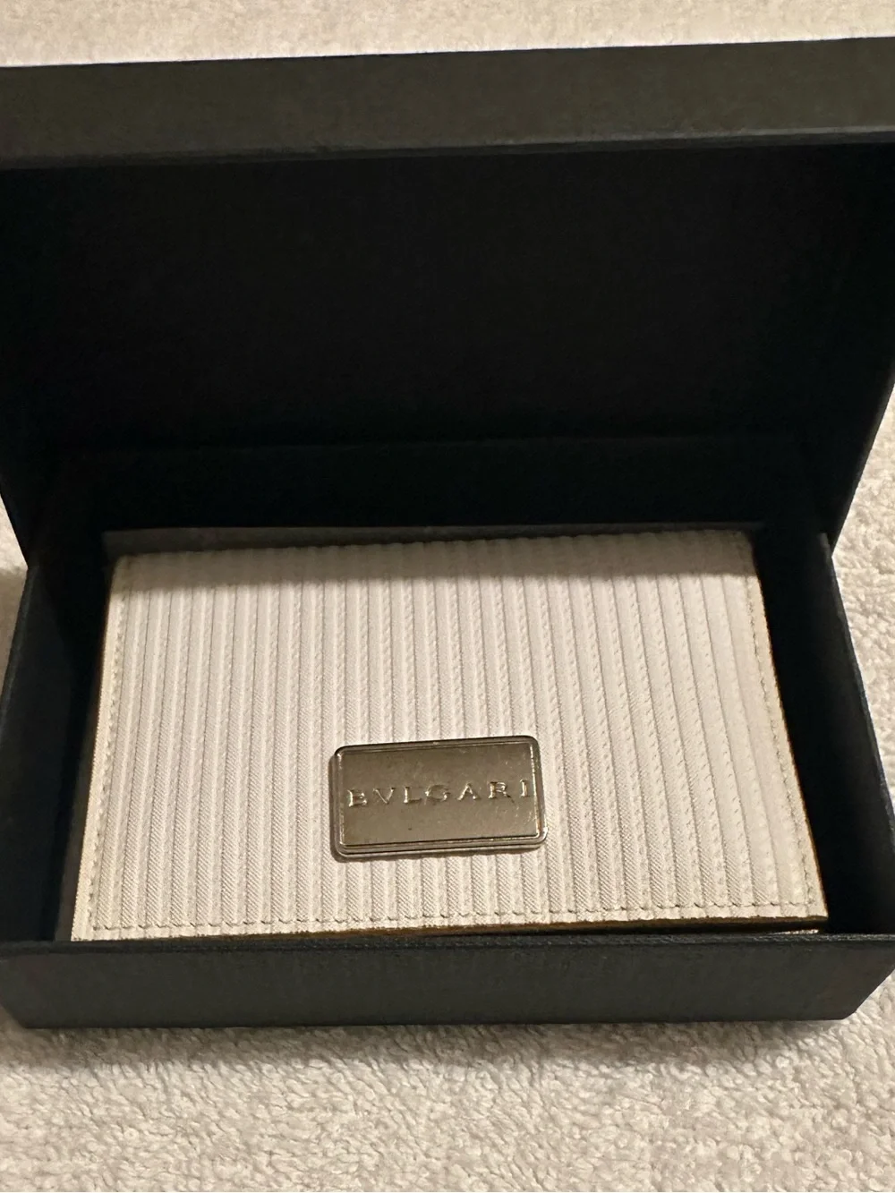 BVLGARI White Leather Card Holder Wallet Full Set Box Authentic Unisex